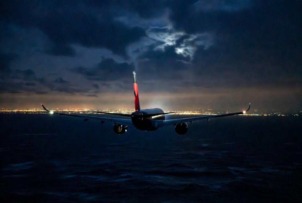 Delta Flight DL275 Diverted to LAX: Investigating Aviation Safety Tech